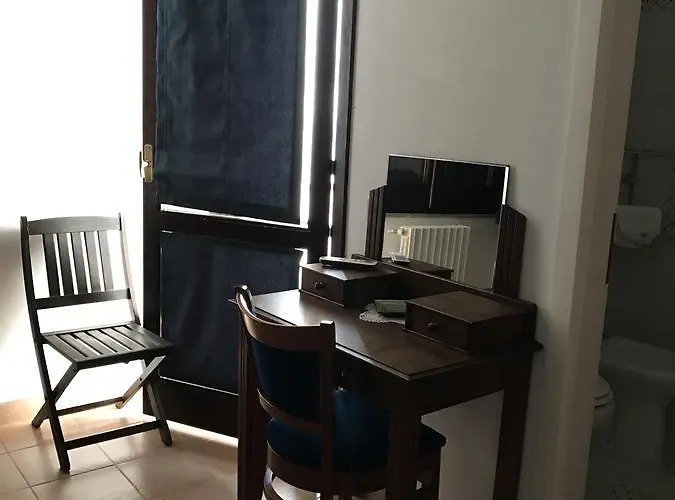 Residenza Le Serre Couette-café 3*